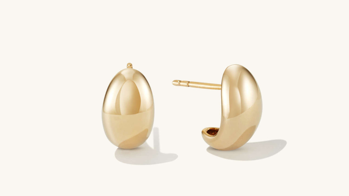 One of The Best Jewelry Gifts for the 2023 Holiday Season Earring Edition, the Mejuri Dôme Huggies available now at Mejuri